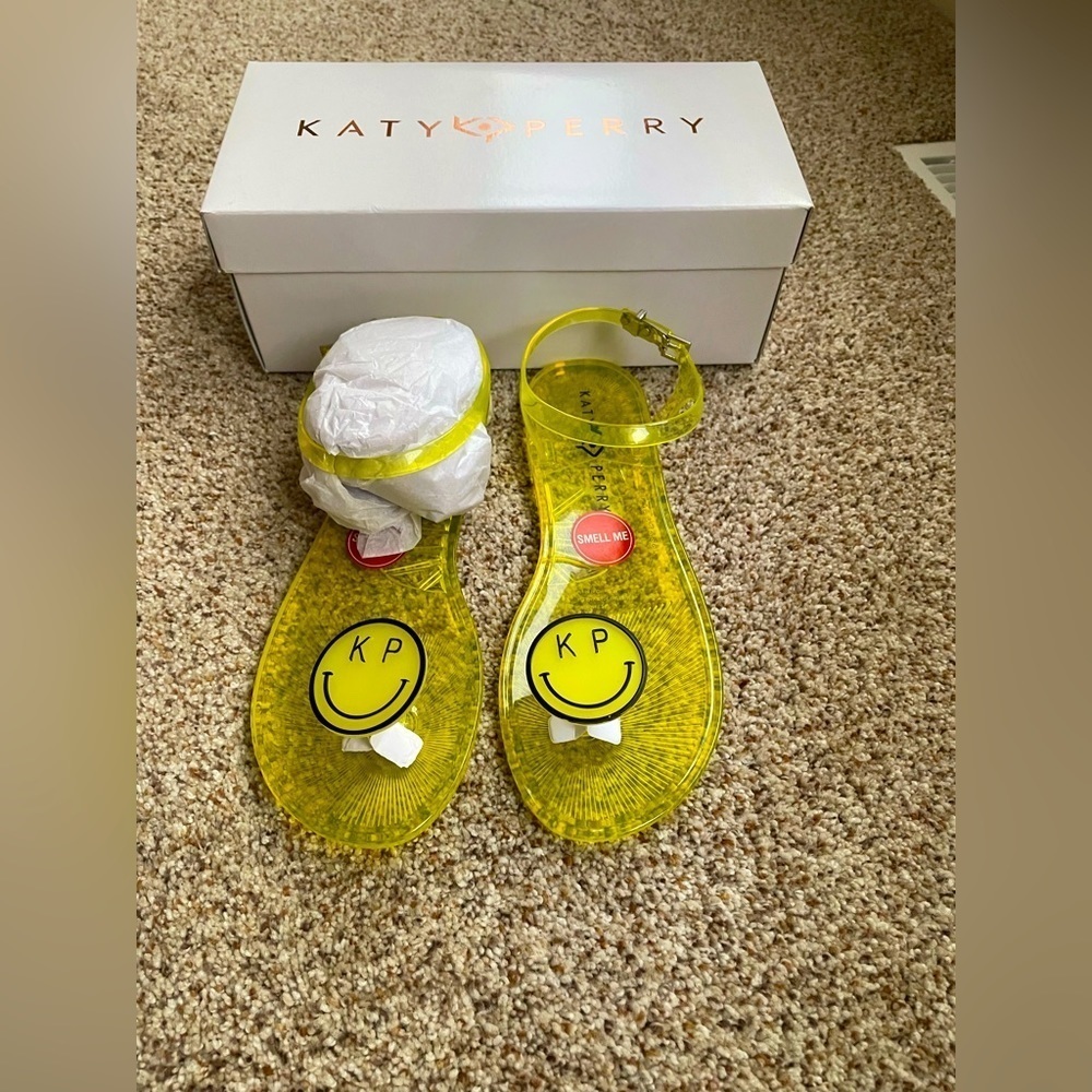 Katy Perry The Geli Smiley Face Sandal Size 9